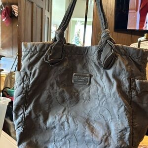 Marc by Marc Jacobs hobo bag. A beautiful gray color. In gently used condition.‌